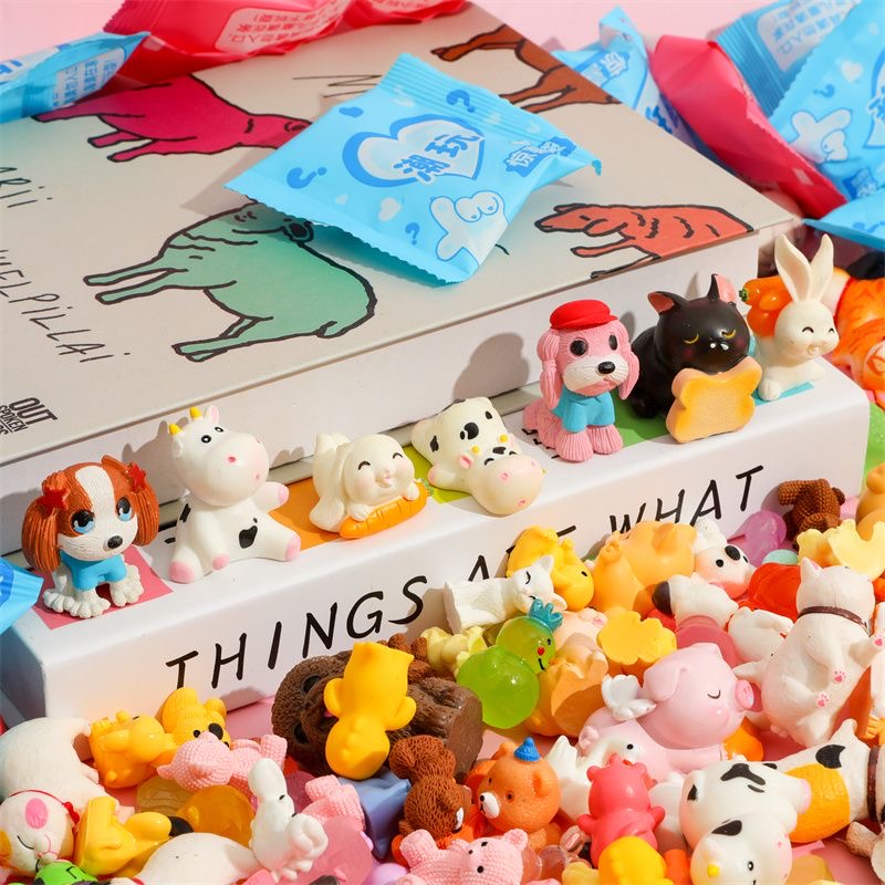 40 Pieces/Set Random Cartoon B - Resin Art Case review and price